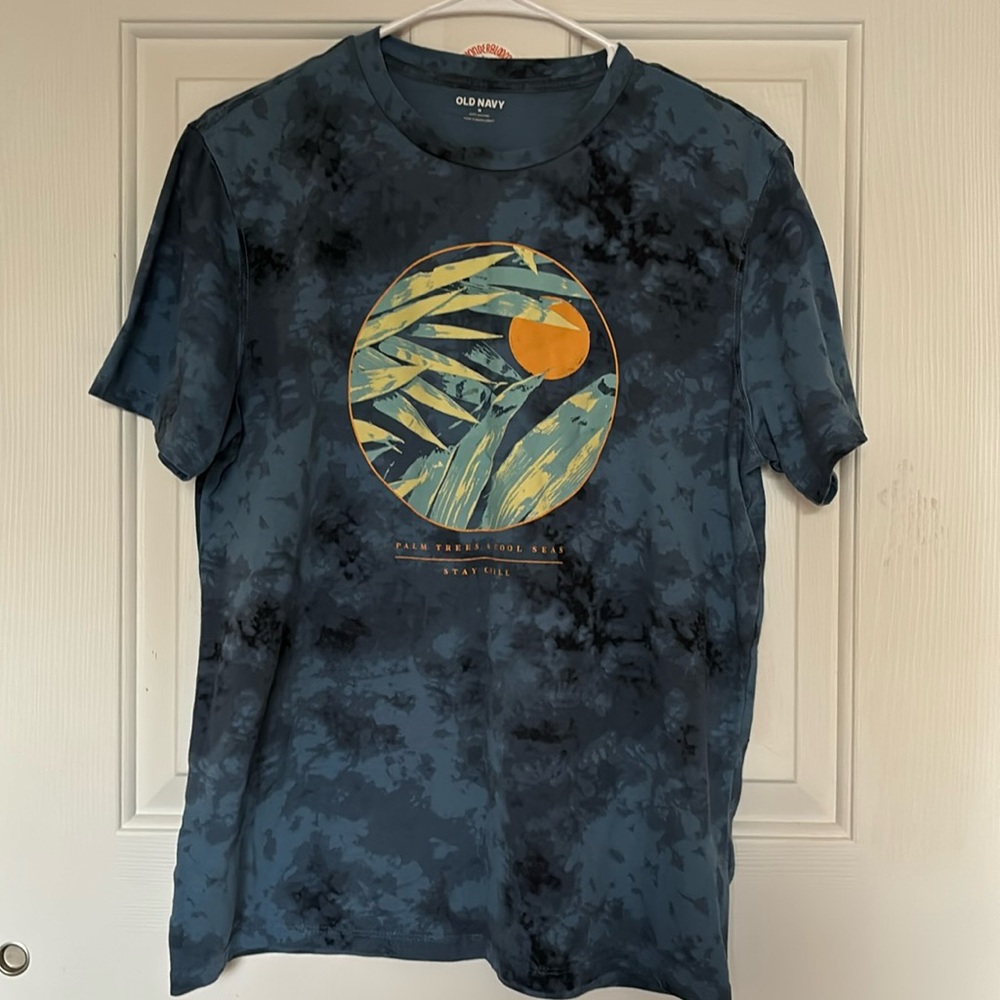 Old navy T-shirt